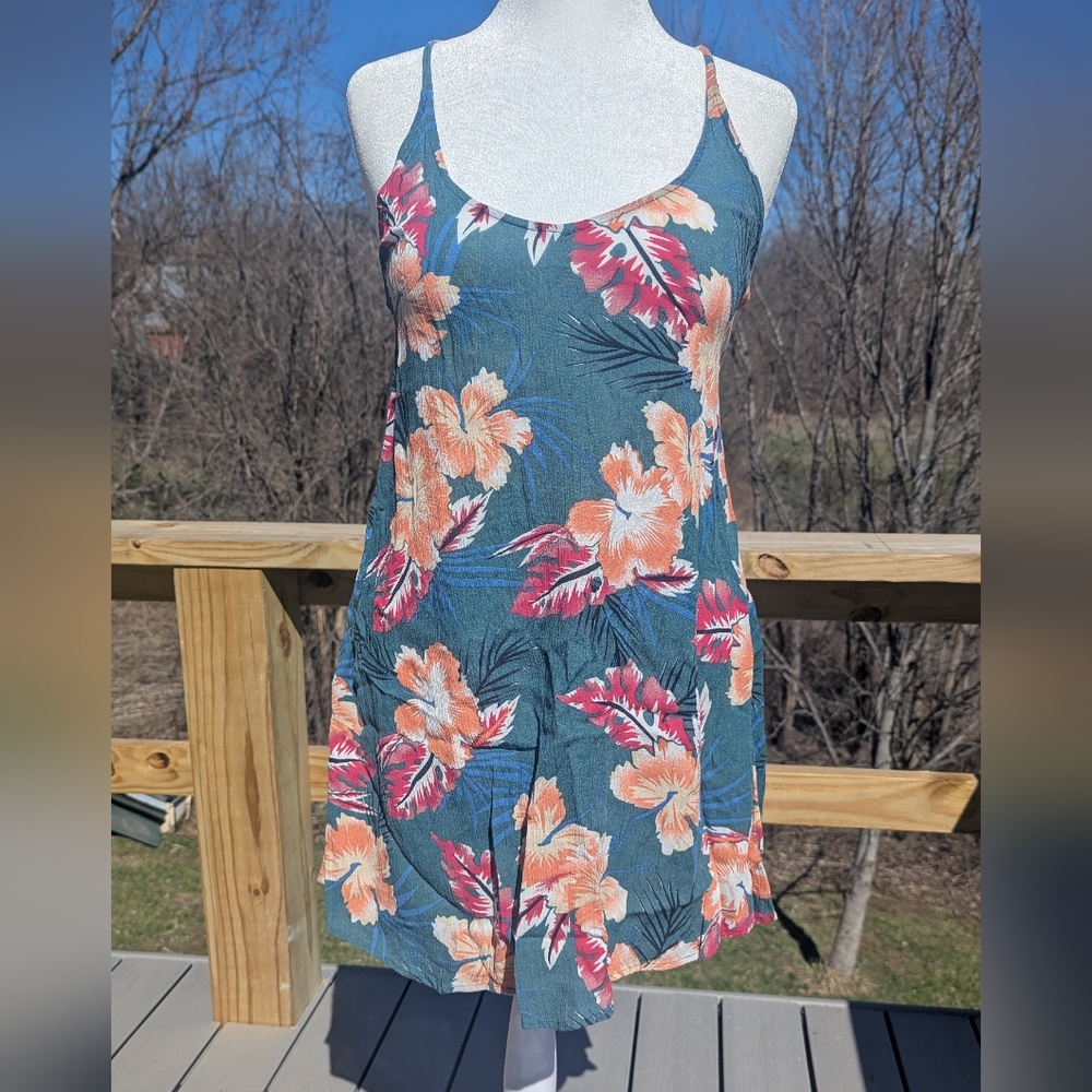 Roxy Stappy Mini Dress Size Medium with Coral-Pink Hibiscus